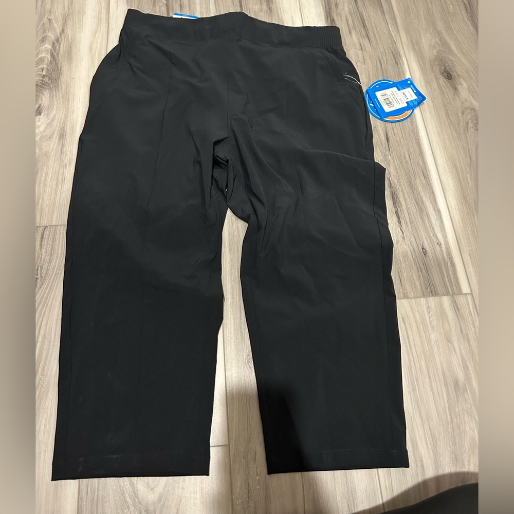 Columbia Women's Black Capris UPF 50